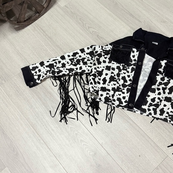 Spirit Halloween Cow spring Cropped Black and White Fringe Jacket - Picture 6 of 12